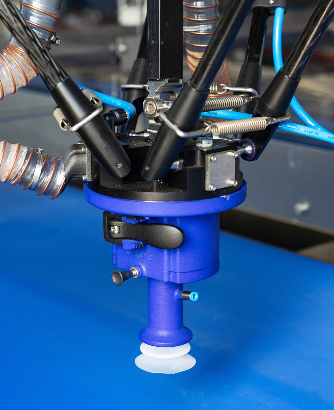 Delta robot with SLS vacuum gripper for pick-and-place of food-safe products